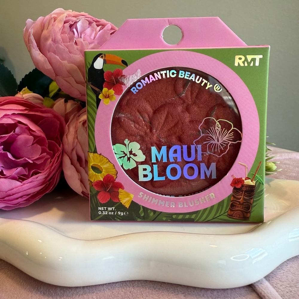 Romantic Beauty Maui Bloom Shimmer Blusher in the Shade Coral Hibiscus Glow